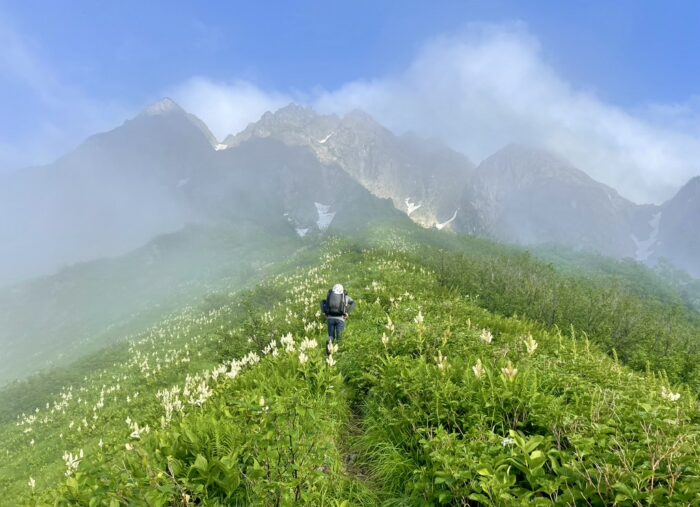 奥又白池から前穂高岳東面〜北尾根の岩旅